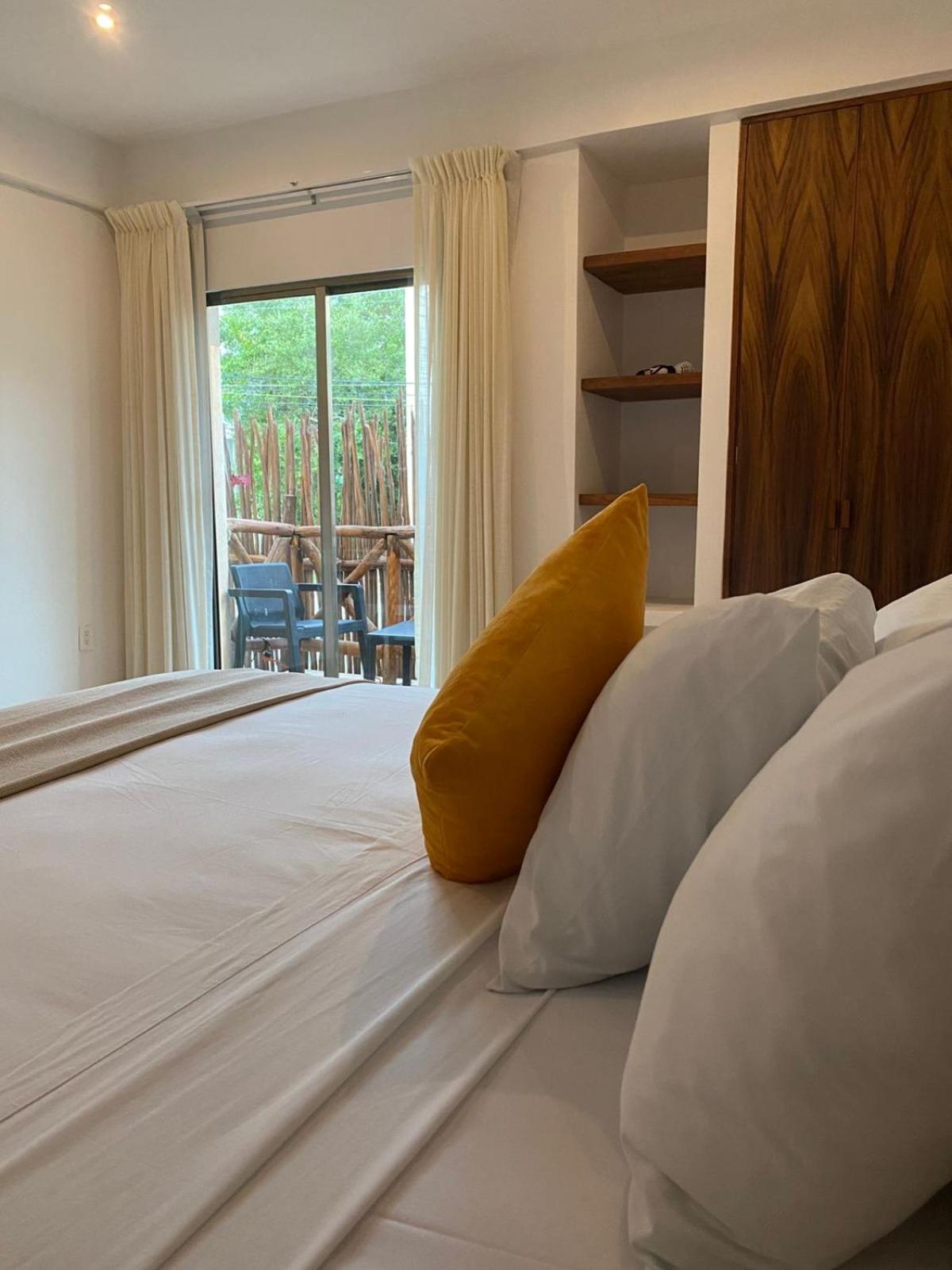 Hotel Pelecanus Suites Holbox Kültér fotó